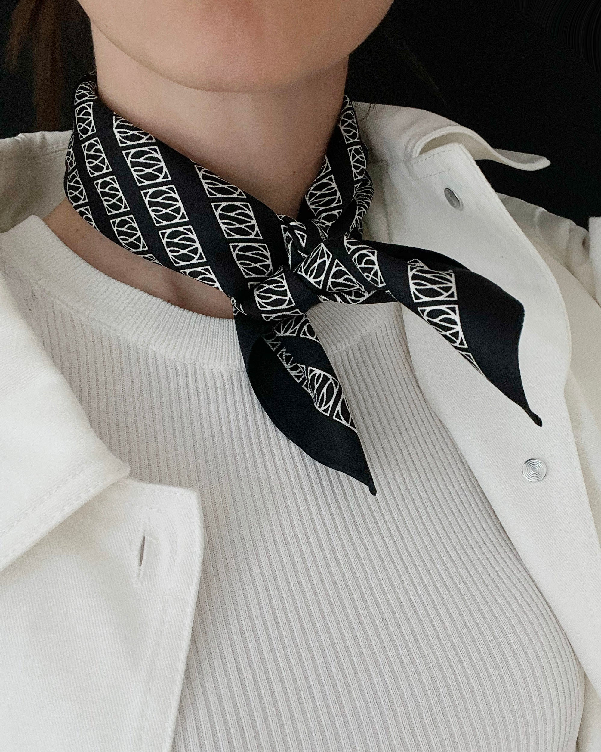 LOGO STRIPED SCARF | BLACK | 50 CM – lescarf