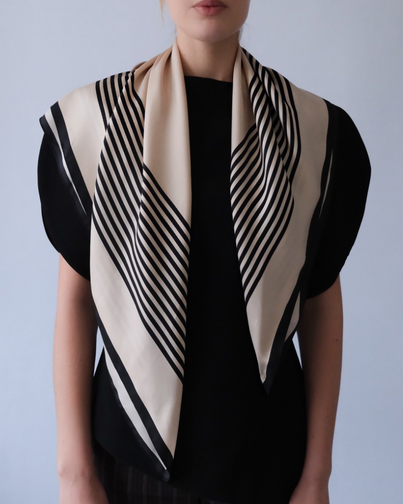 lescarf | silk scarf | No. 1 - 90 cm