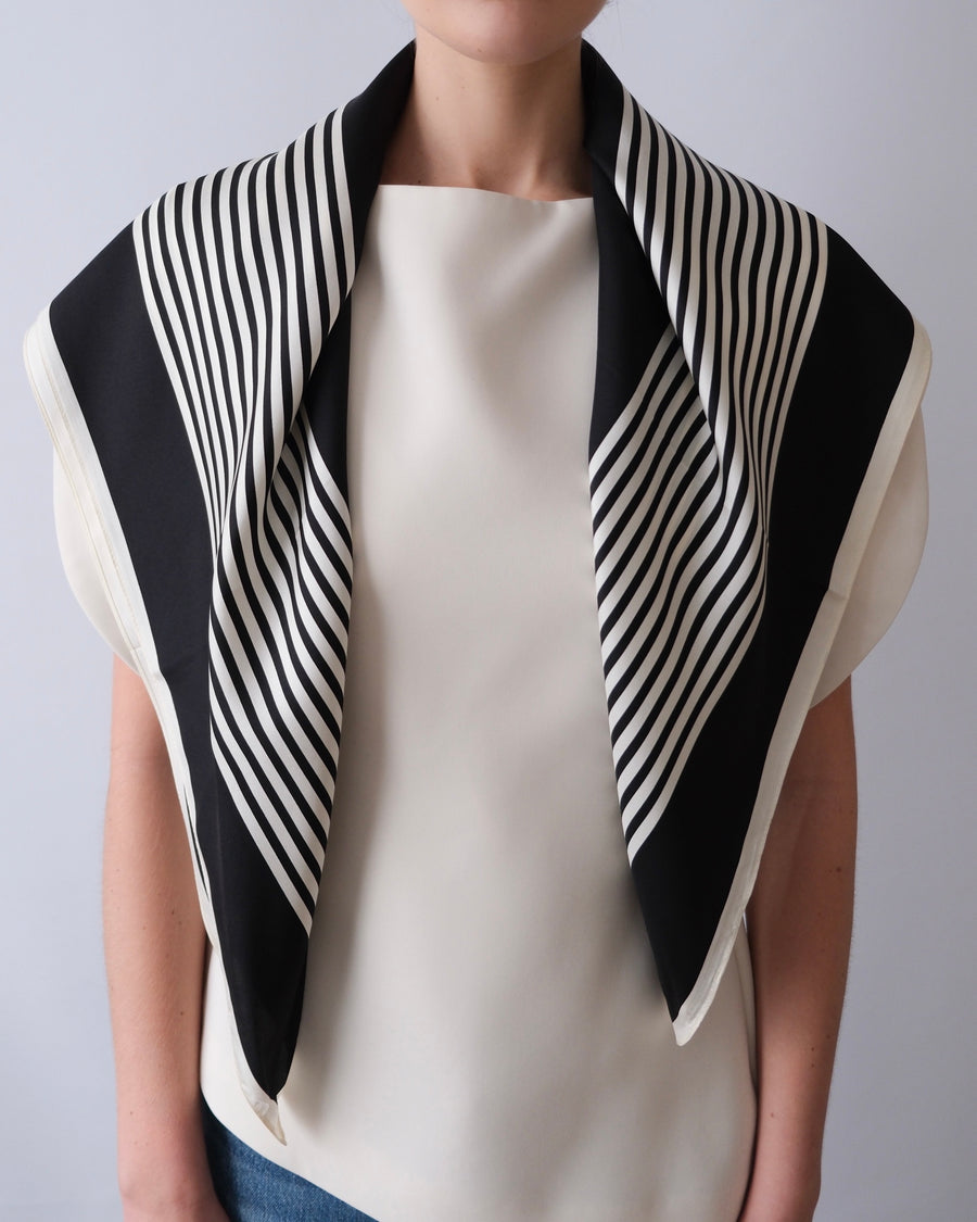 lescarf | silk scarf | No. 2 - 90 cm