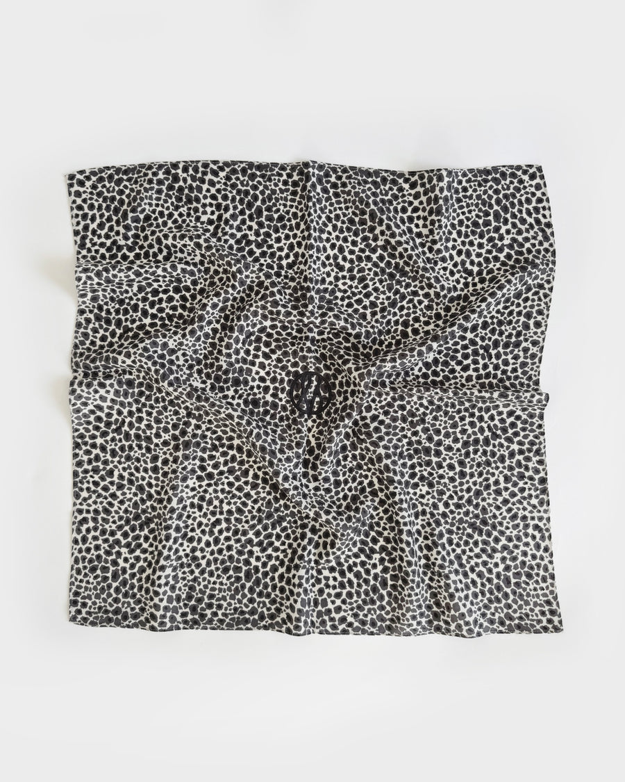 PRE ORDER - WOOL SCARF | WHITE & GREY | 65 CM