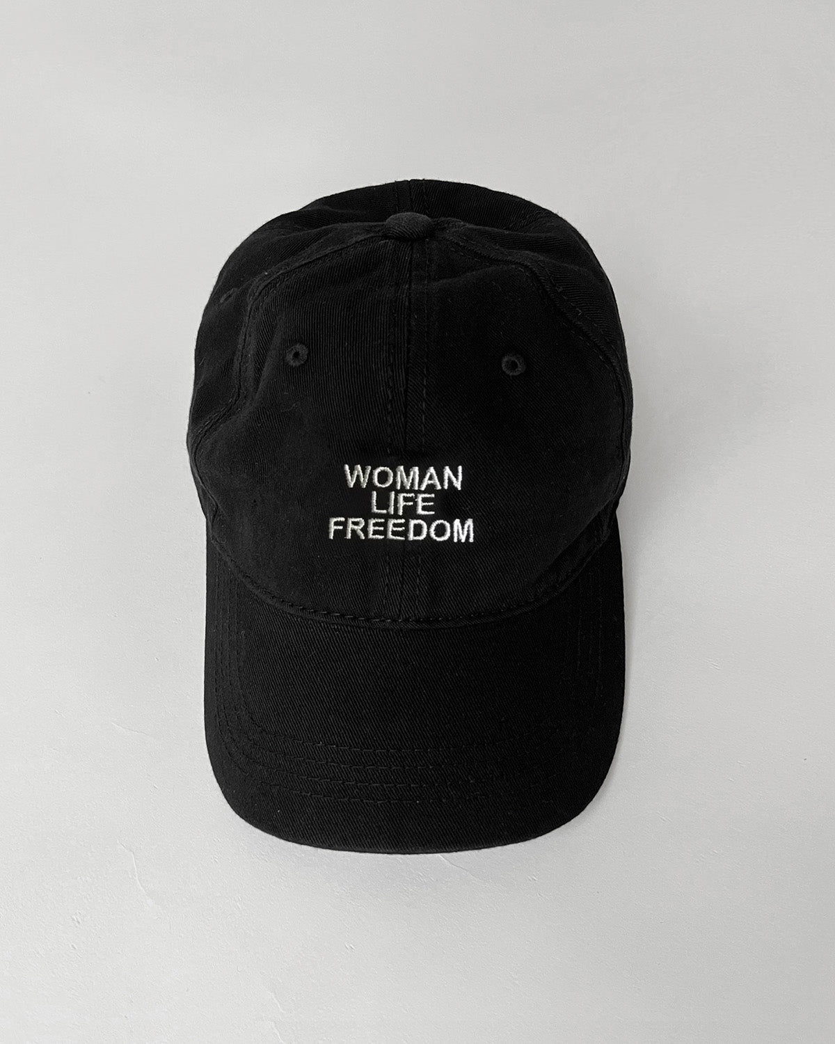 CAP | WOMAN LIFE FREEDOM | SOLD OUT - SHIPPING DECEMBER 15 - lescarf
